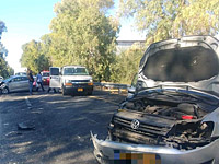 На 40-м шоссе, недалеко от международного аэропорта, произошла авария 