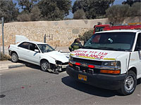 Недалеко от развязки Солелим столкнулись автомобиль и автобус