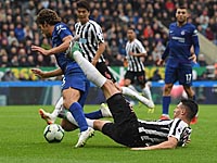 Сомнительный пенальти помог 