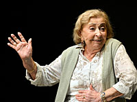 Во время спектакля в