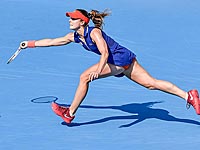 US Open: одна из самых красивых теннисисток сняла футболку на корте. Судья сделал ей замечание