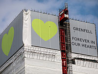 Сотрудница мэрии Лондона развлекалась на деньги, украденные у погорельцев Grenfell Tower 
