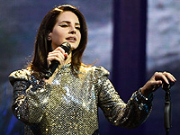 Израильский певец Коби Фархи написал Лане Дель Рей, отменившей выступление в Израиле