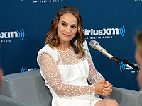 Натали Портман сыграет Эппи и Попо Фридман: сестер-близнецов, звезд журналистики 50-х