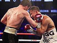 Геннадий Головкин потерпел первое поражение и утратил звание чемпиона мира по боксу
