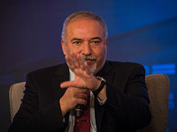 Либерман призвал понять реакцию россиян на гибель экипажа Ил-20