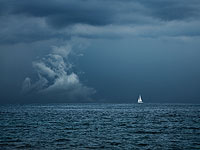 У берегов Австралии ведутся поиски раненого индийского моряка
