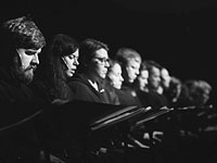 SOS: музыкальный спектакль-перформанс с участием хора Intrada
