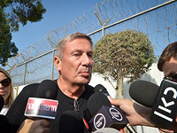 Нохи Данкнер прибывает в тюрьму 