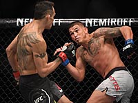 UFC 229: Волкова нокаутировали. Петтис дрался со сломанной рукой