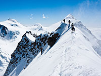 В Гималаях погибли девять альпинистов из Южной Кореи и Непала