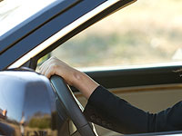 Новый глава управления рынка капитала требует уволить водительницу из опасений быть оклеветанным