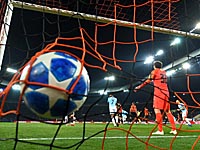 Лига чемпионов. Подвиги Пятова и везение не спасли 