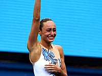 Украинка, двукратная чемпионка Европы, сообщила о беременности, эффектно сняв халат