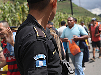 В Мехико автомобиль врезался в толпу паломников; водителя линчевали