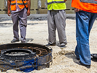 В Санкт-Петербурге мужчина провалился в яму с кипятком