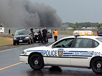 В небе Канады столкнулись два самолета: один рухнул на землю