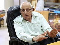 На выборах в Холоне победил действующий мэр Моти Сасон