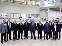 Фотография украинских лидеров на фоне турецкого ударного БПЛА Bayraktar TB2