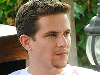 Водитель, осужденный за непредумышленное убийство сына экс-судьи БАГАЦа, досрочно вышел на свободу