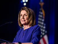 Президент США Дональд Трамп поздравил лидера демократов Нэнси Пелоси с победой на выборах