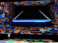 Компания Samsung представила телефон с гибким экраном