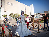 Возле театра 