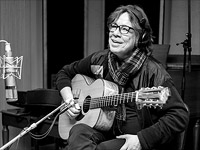 Умер композитор и гитарист Иван Смирнов