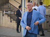 Михаил Черной  у дома Хаима Каневски в Бней-Браке. 18 ноября 2018 года  