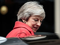 Министры покидают правительство Мэй, протестуя против условий Brexit