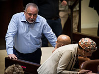 Либерман попросил отсадить его от Аймана Уды. Оппозиция его осудила за 