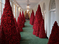 Мелания Трамп украсила Белый дом к Рождеству. Фоторепортаж 
