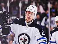 Патрик Лайне установил рекорд НХЛ