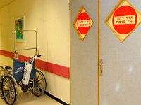 В Тель-Авиве мужчина тяжело травмирован в результате падения с крыши