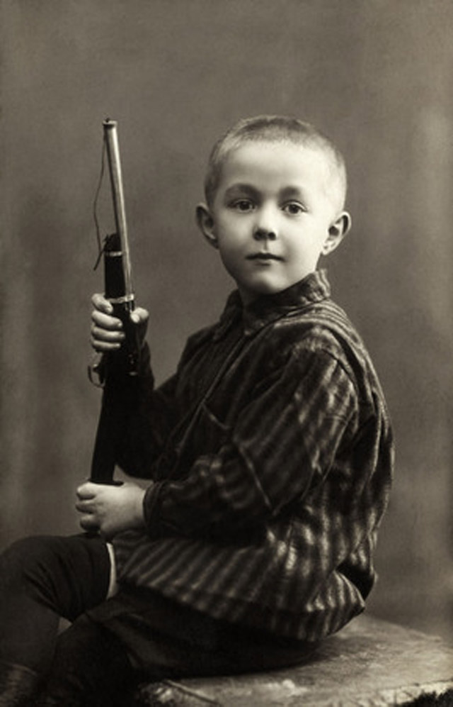 Саня Солженицын. 1925