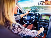 Сотрудник Ространснадзора уволен из-за жены, купившей 66 автомобилей