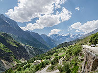 В Непале упал в пропасть грузовик, везший более 30 человек с похорон односельчанина 