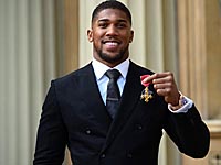 Победитель Кличко и Поветкина стал офицером Ордена Британской империи