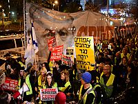 На митинг протеста против дороговизны пришли примерно 200 человек