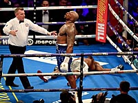 Бокс: Уайт нокаутировал Чисору