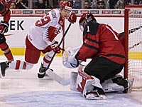 Стартовал молодежный чемпионат мира. Канадцы забросили 14 шайб