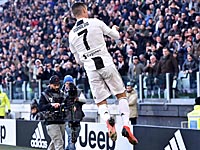 Криштиану Роналду забил два мяча. 