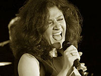 Портрет Маши Кац в интерьере музыкальной гостиной. Интервью