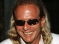 Умер известный музыкант Крис Кельми