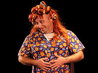 Что мы знаем о вкусном борще? Удивительный моноспектакль Александра Гутина о коммунальной квартире будет показан в Израиле 24 и 26 января