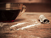 

Модель из Австралии раскрыла секрет красоты: сигареты, кофе, кокаин