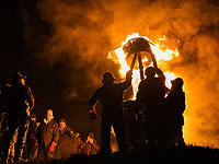 Отгоняя злых духов: огненный ритуал в Шотландии. Фоторепортаж