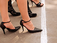 Командир  американской подлодки, пригласивший в отель проституток,  лишился поста