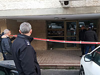 В иерусалимском районе Армон а-Нацив в своей квартире обнаружены мертвыми 70-летние супруги