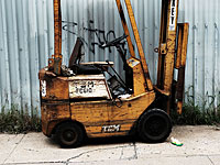 В Тайбе погиб рабочий, упав с вилочного погрузчика